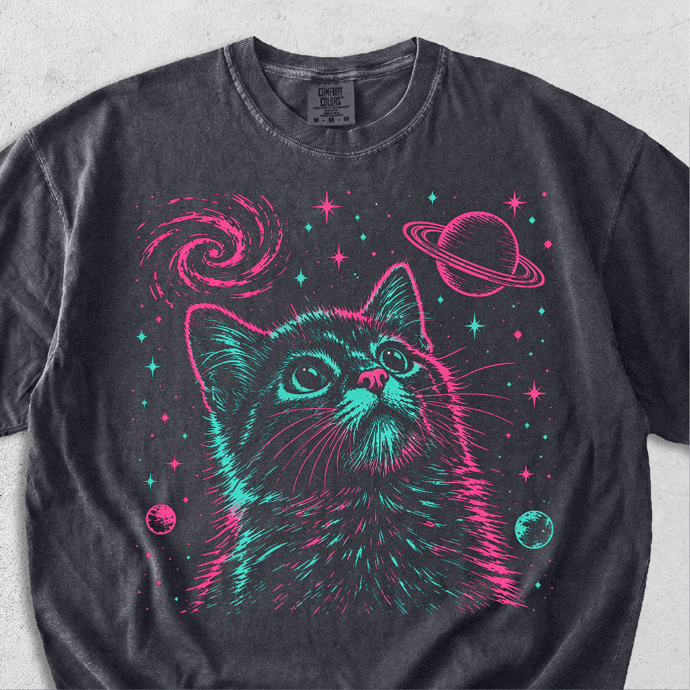 Cat in Awe Tshirt