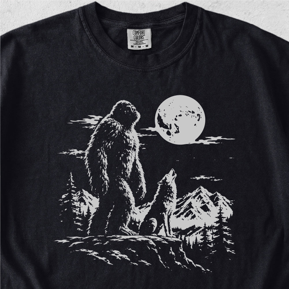 Bigfoot Wolf Howling Tshirt