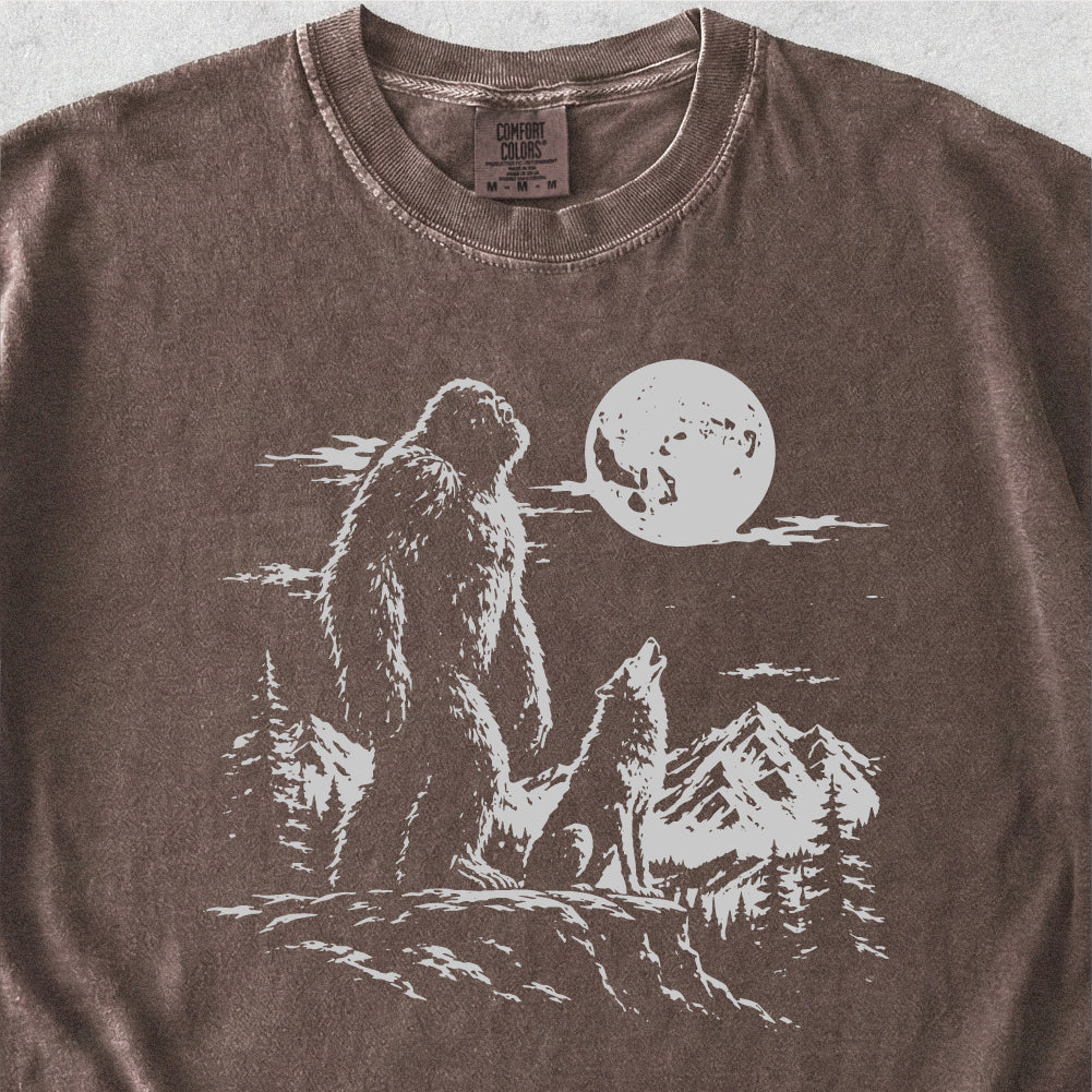 Bigfoot Wolf Howling Tshirt